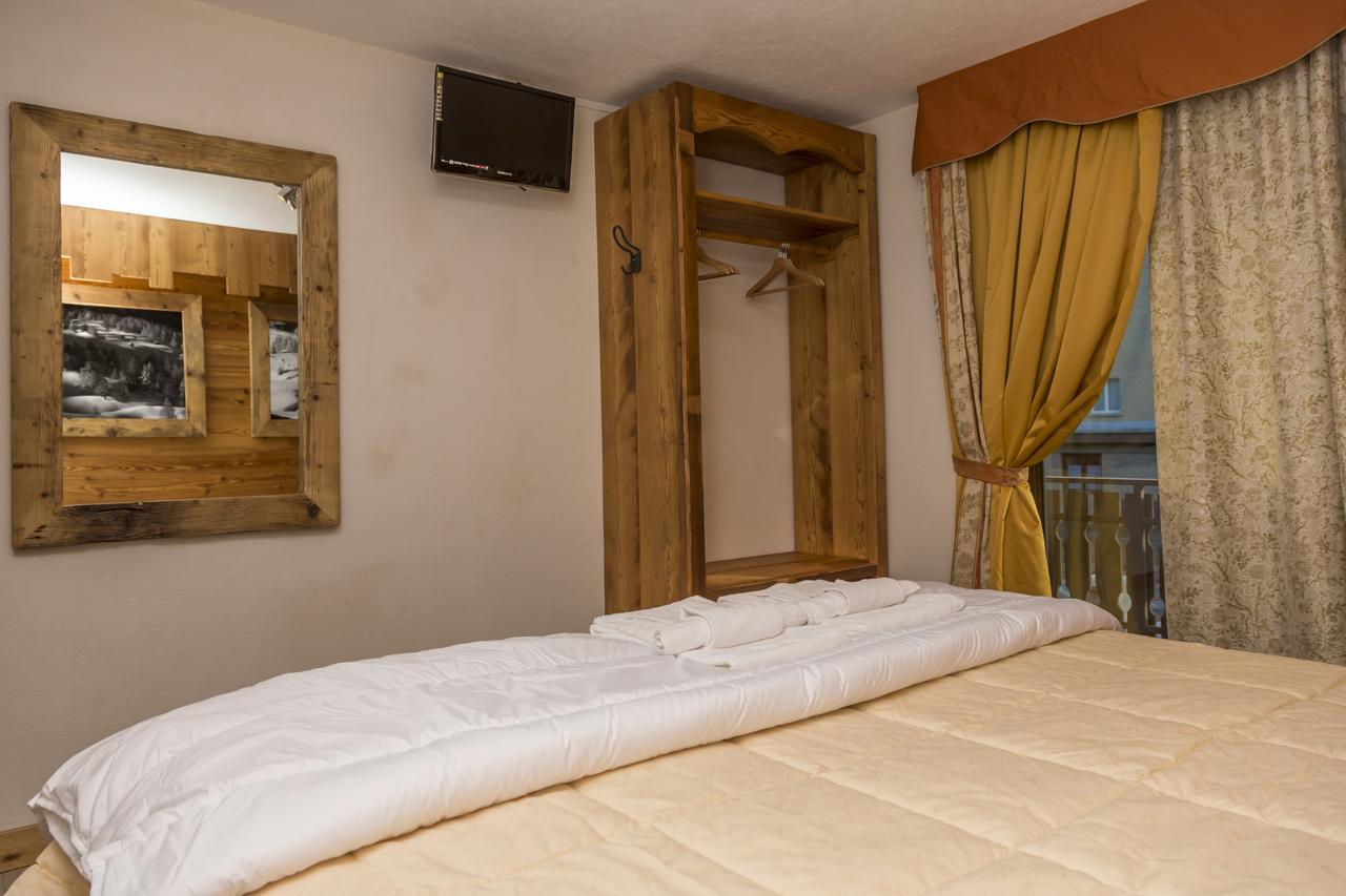 Hotel Clotes Oulx Extérieur photo