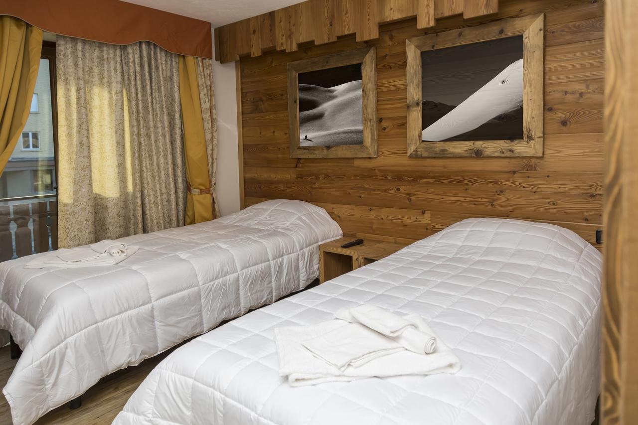 Hotel Clotes Oulx Extérieur photo