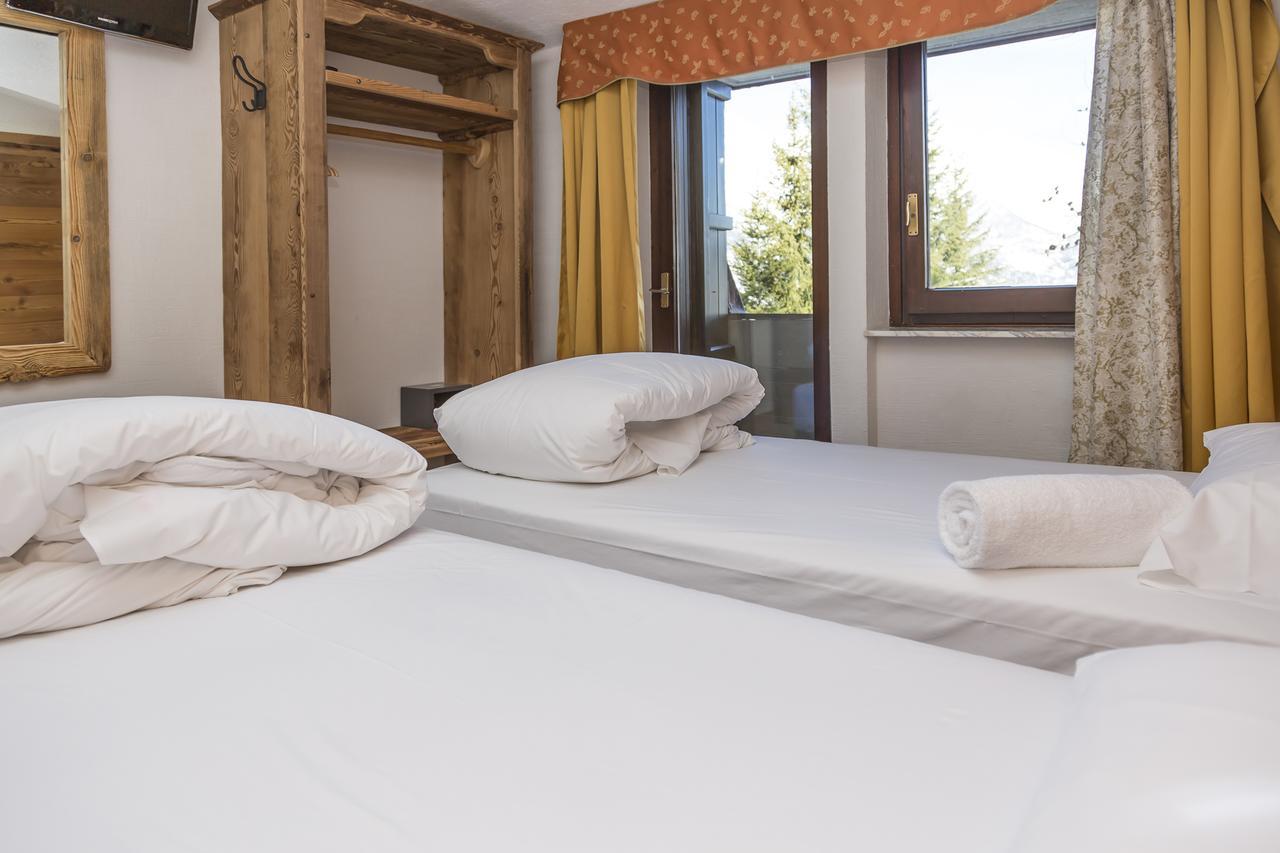 Hotel Clotes Oulx Extérieur photo